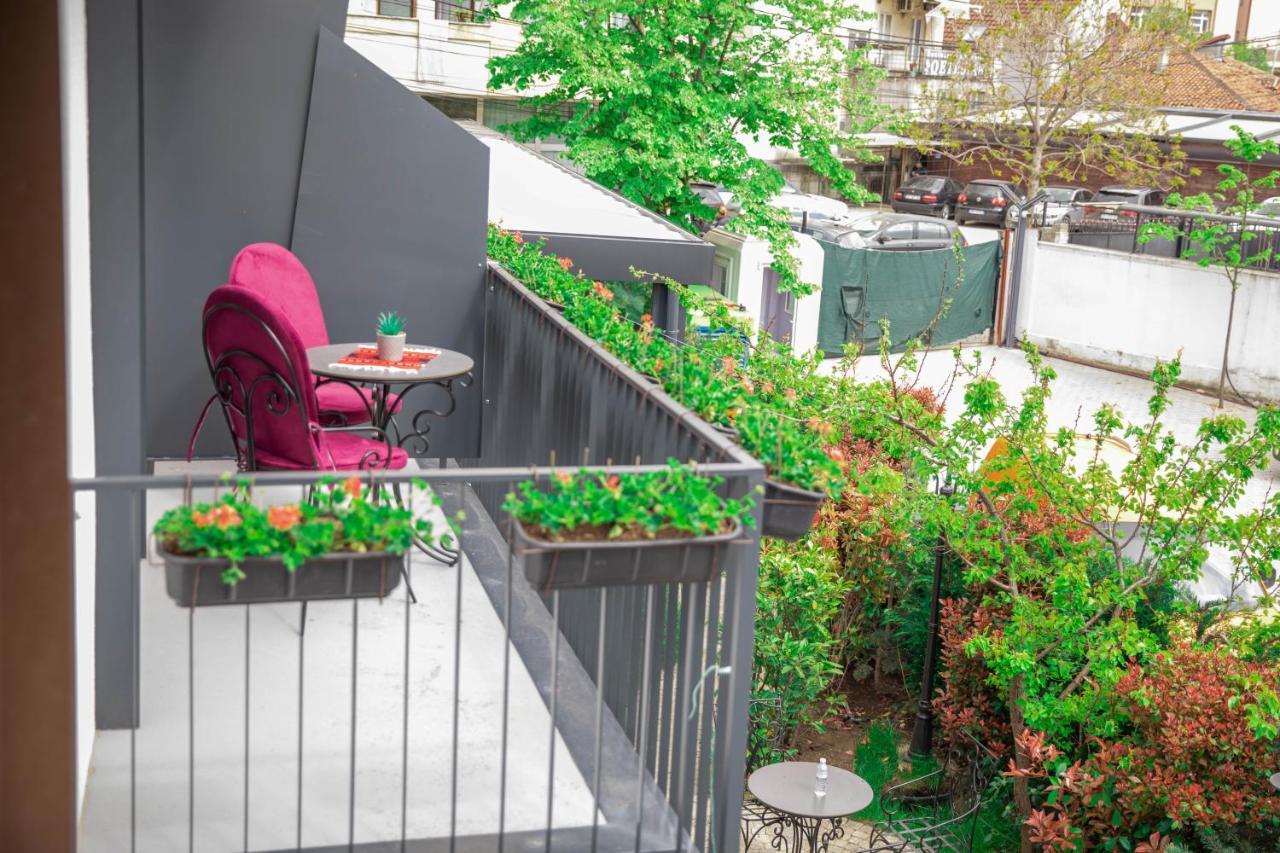 Etnomania Boutique Hotel Приштина Экстерьер фото