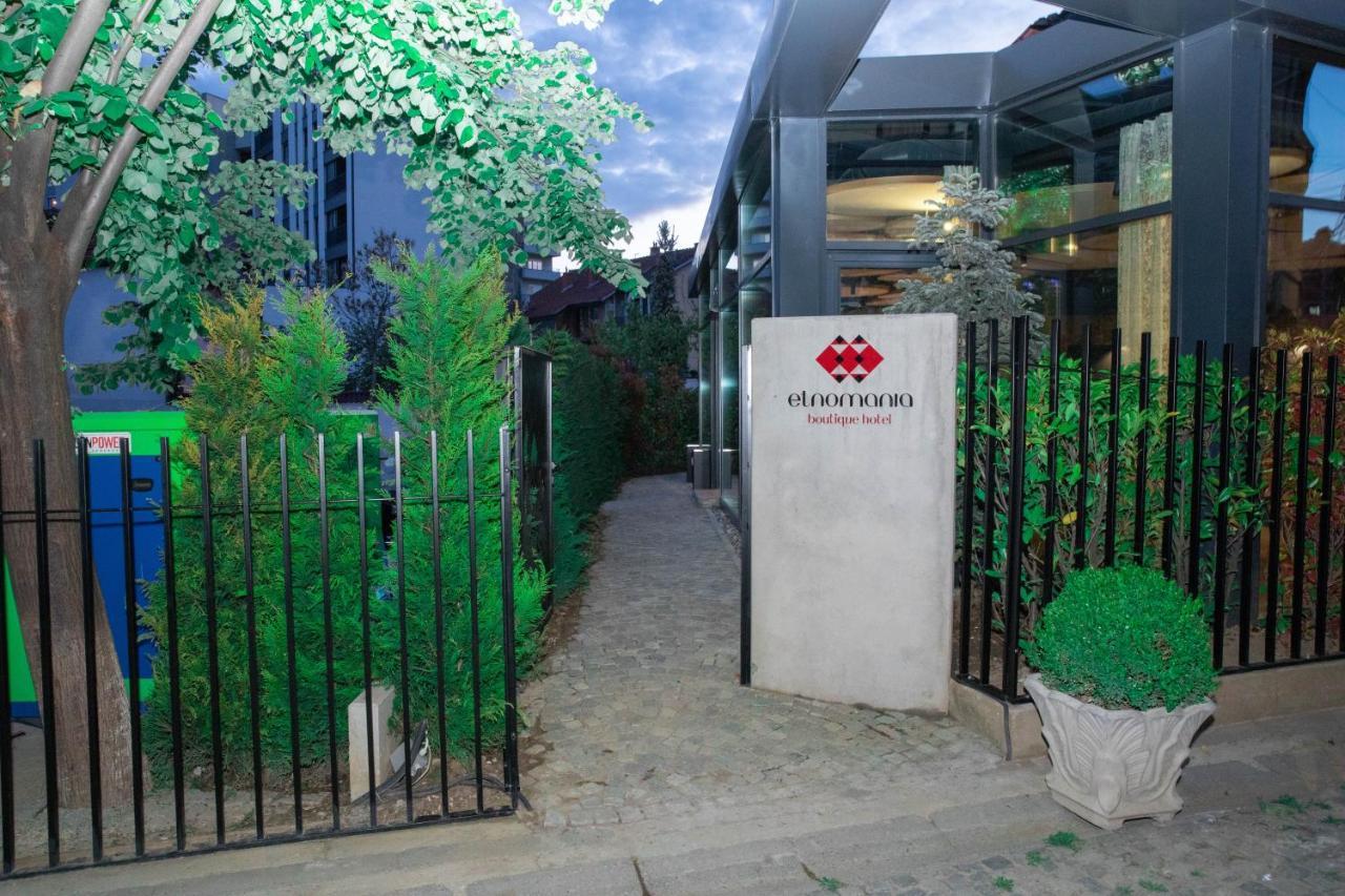 Etnomania Boutique Hotel Приштина Экстерьер фото