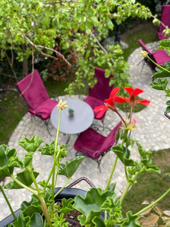Etnomania Boutique Hotel Приштина Экстерьер фото