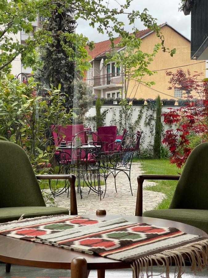 Etnomania Boutique Hotel Приштина Экстерьер фото
