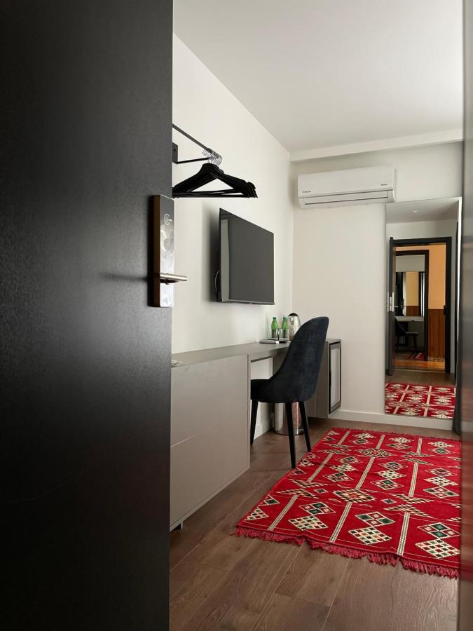 Etnomania Boutique Hotel Приштина Экстерьер фото