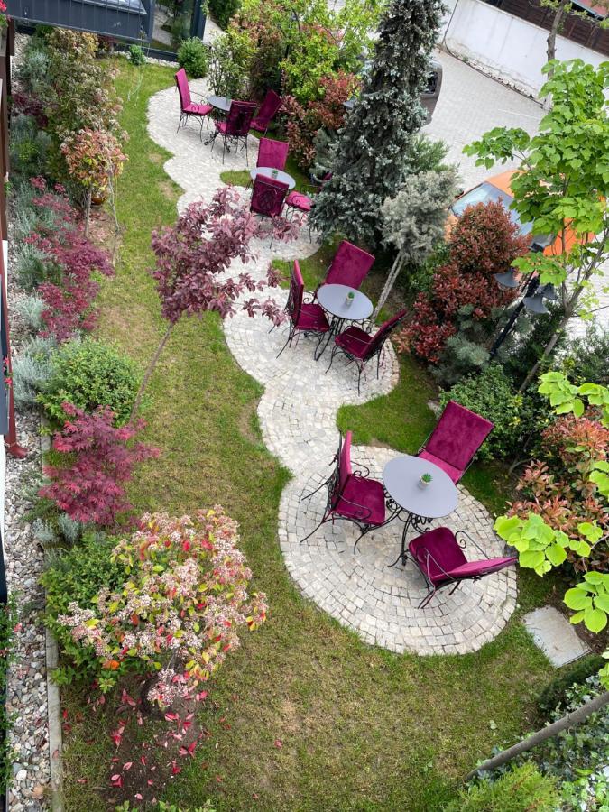Etnomania Boutique Hotel Приштина Экстерьер фото